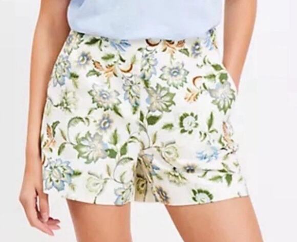 LOFT Pants - LOFT Women’s Floral High Rise Chino Shorts Size S Pockets Zip Closure size 8